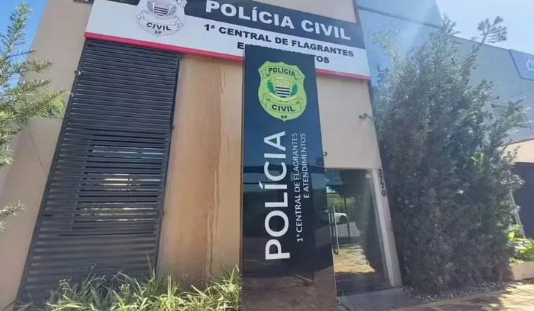 Homem mata cunhado a tiro após discussão em comércio da família