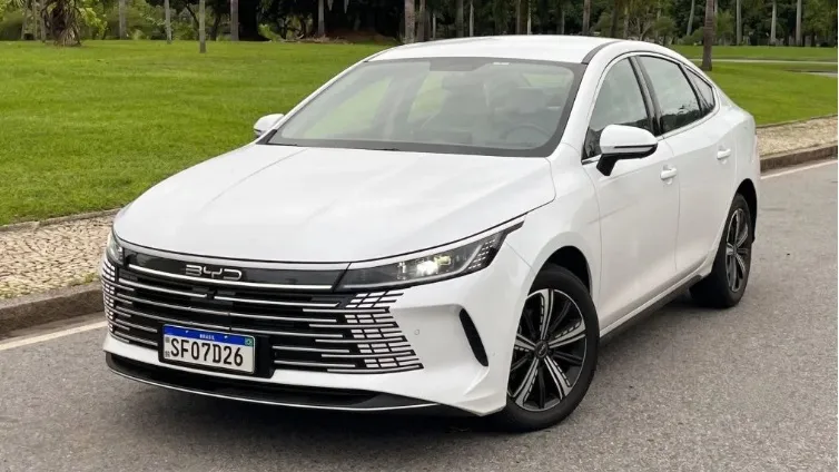 Donos de carros elétricos podem ganhar isenção de IPVA, anuncia Governo do Estado