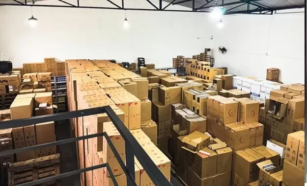 PF apreende R$ 200 mil com empresário investigado por receber carga milionária de cigarros falsos em SP