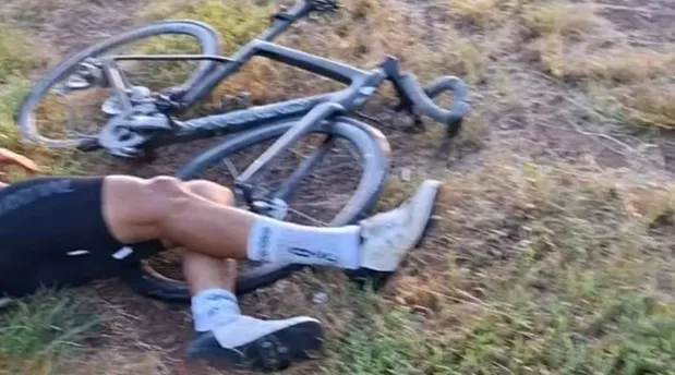 Ciclista atropelado com grupo por caminhonete pratica o esporte há quase 3 décadas