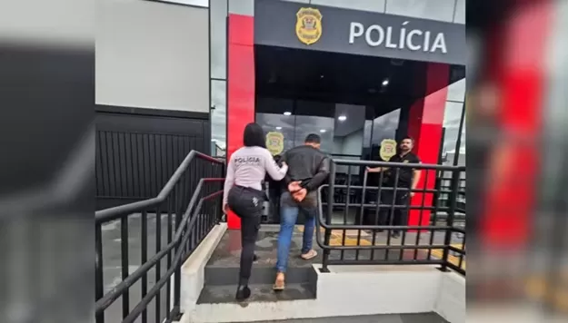 Vigilante preso suspeito de gravar crianças nuas em ligações de vídeo é solto pela Justiça após audiência