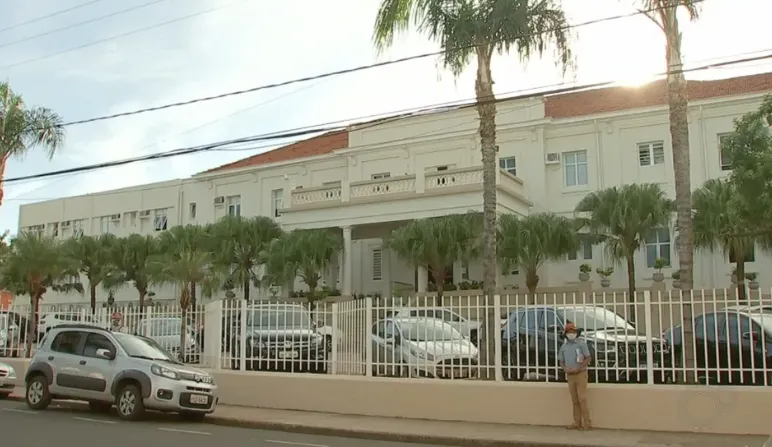 Médico auxiliar é retirado de condenação que cobra indenização de R$ 136 mil por laqueadura irregular