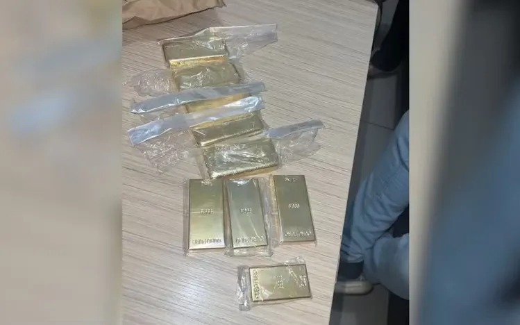 Homens são presos após tentarem enganar polícia e forjarem roubo de barras de ouro
