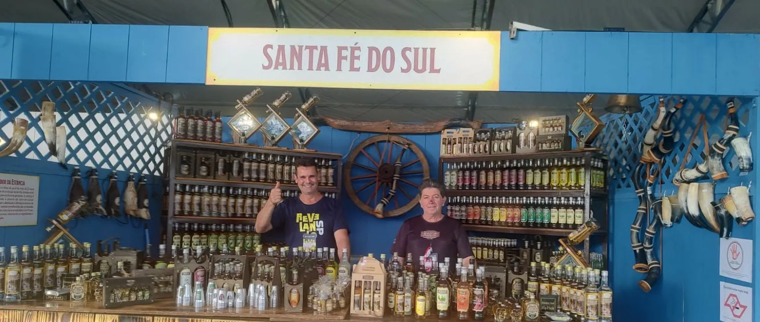 Santa Fé do Sul marca presença no Revelando SP 2026 com a cachaça artesanal Sabor da Estância