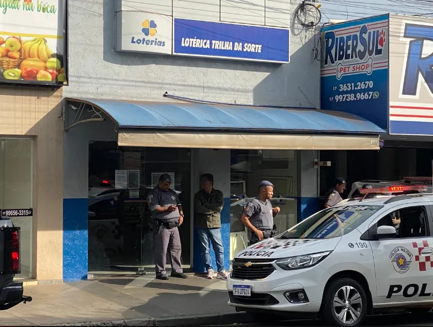 Santa Fé do Sul: Criminosos invadem lotérica pelo telhado e furtam cerca R$ 50 mil no centro.