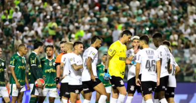 Garro faz golaço, e Corinthians, com dois a menos, busca empate contra o Palmeiras nos acréscimos